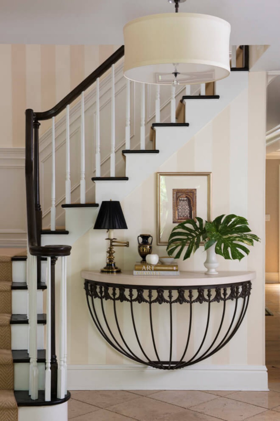 Eye-Catching Foyer Tables for Your Home